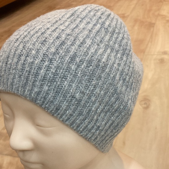 H&M Lambs Wool Hat & bonus boot socks - Picture 7 of 16